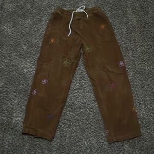 Im selling this staple trouser by urban outfitters, with a flower print.